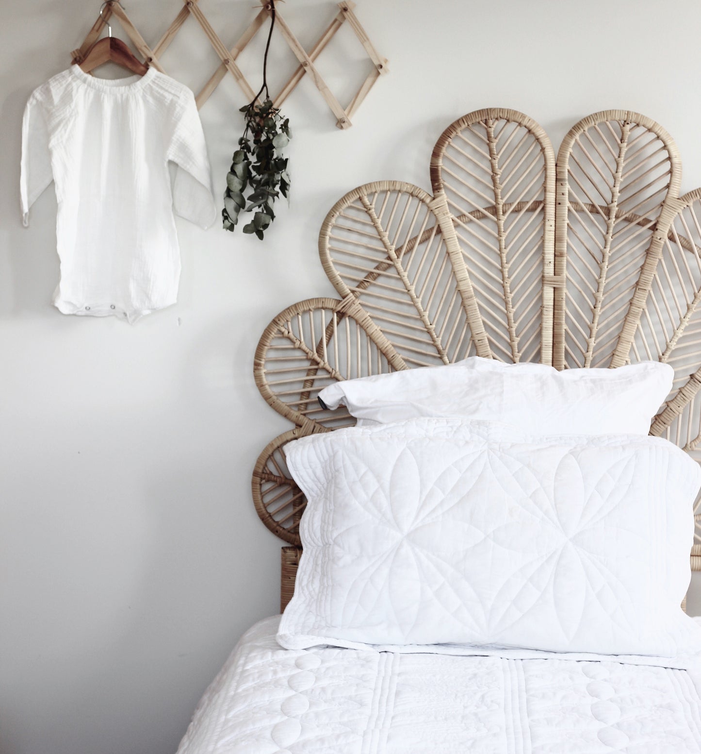 Single Quilt & Pillow Set - White